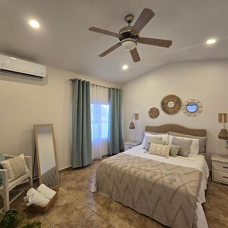Rooi Santo Residence Palm Beach Bagian luar foto