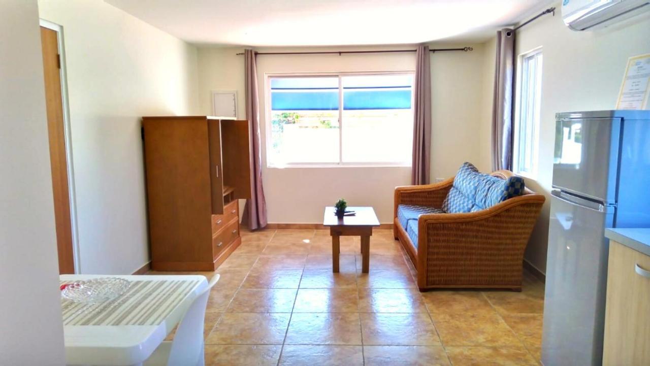 Rooi Santo Residence Palm Beach Bagian luar foto